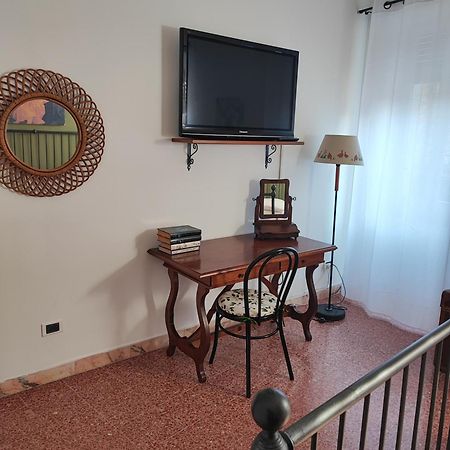 Pink House Apartment Fara in Sabina ภายนอก รูปภาพ